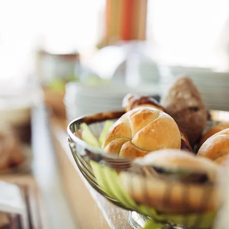 Harry's Hart Bei & Hotel 3*