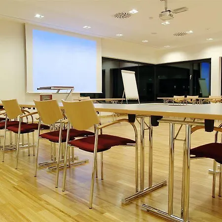 Hotel Harry's Hart Bei & 4*