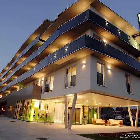 Hotel Harry's Hart Bei & 3*