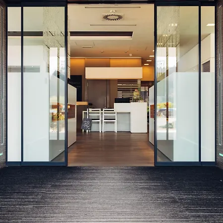 Harry's Hart Bei & Hotel 3*