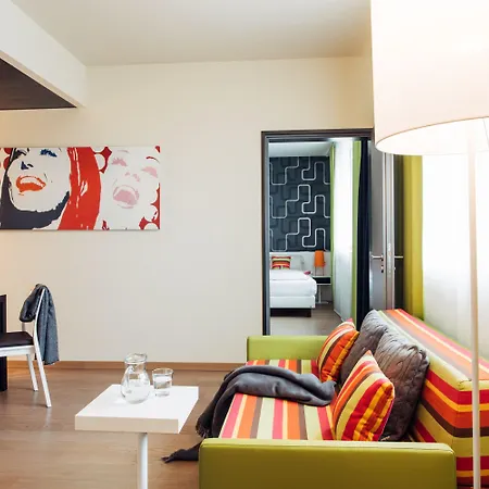 Harry's Hart Bei & Hotel