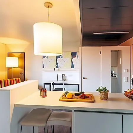 Harry's Hart Bei & Hotel 3*