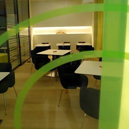 Hotel Harry's Hart Bei & 3*